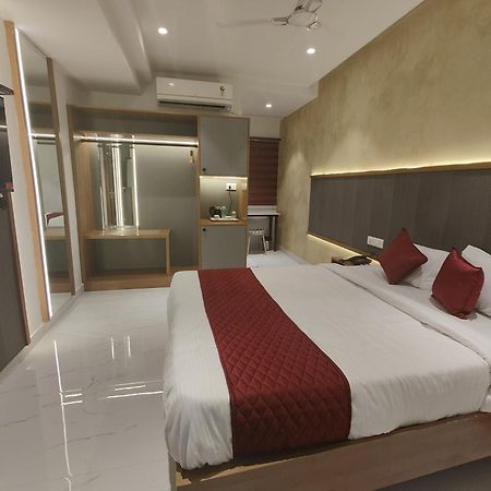 Hotel La Premier Hyderabad Esterno foto