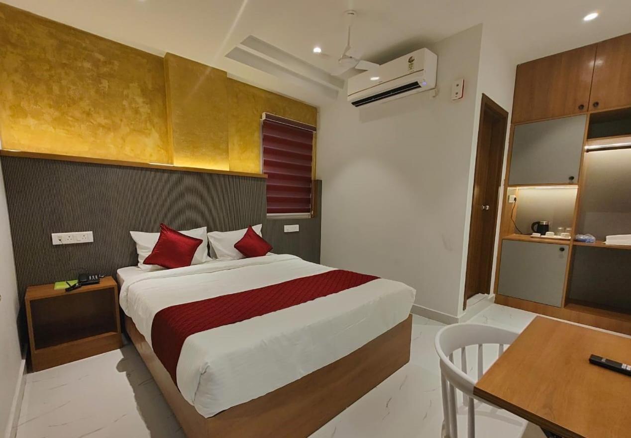 Hotel La Premier Hyderabad Esterno foto